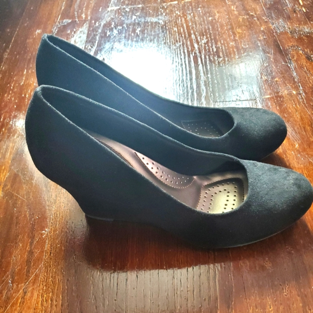 Women's wedge shoes